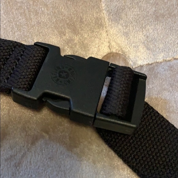 Kipling Urban Stripe Fanny Pack or chest bag, includes keychain - Picture 4 of 10